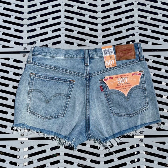 NWT Levi’s Straight Leg Button Fly Shorts 29 - Picture 4 of 6